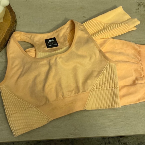 Boutique workout outfit - Picture 1 of 3